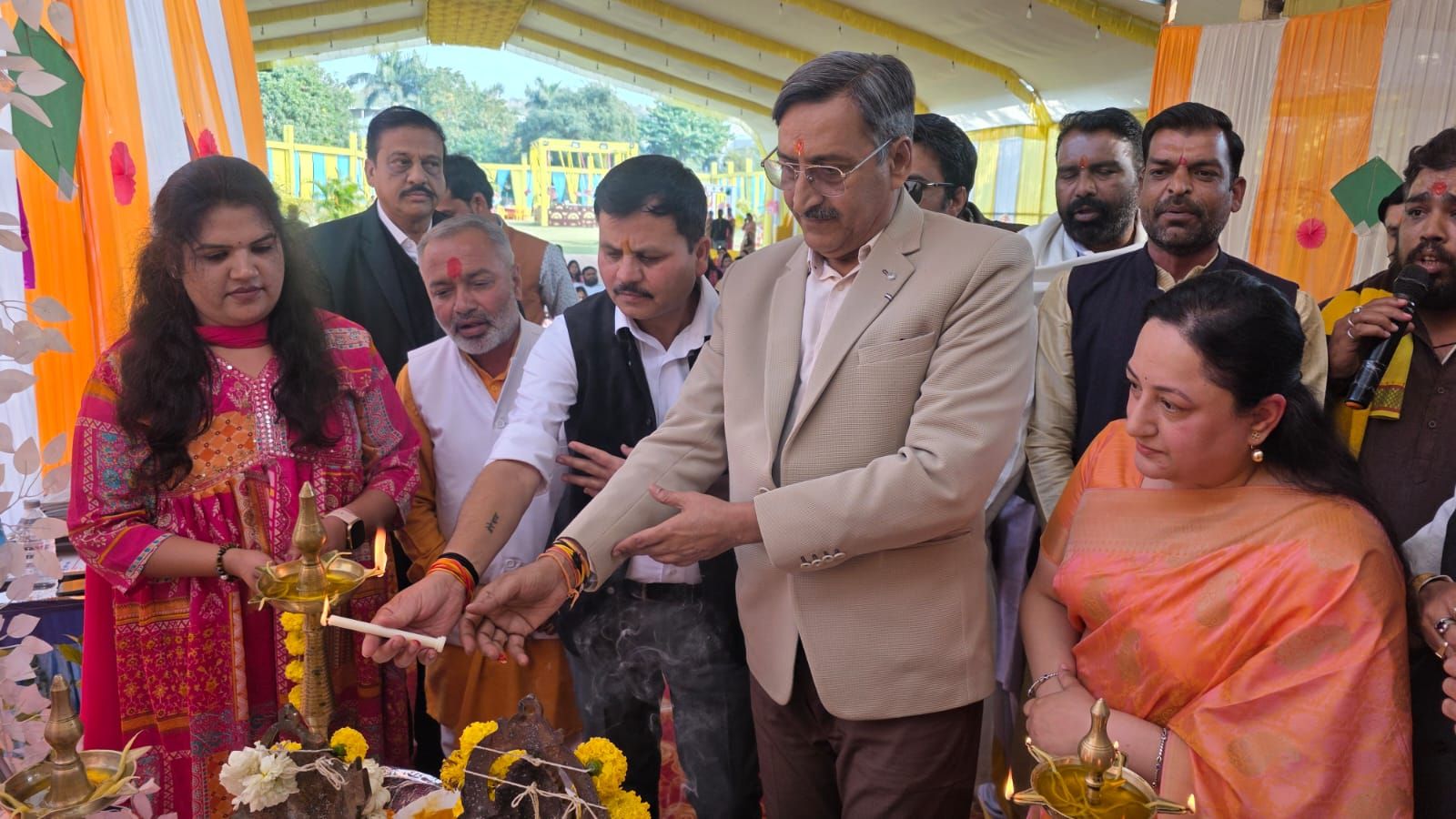 उत्तरायण पर्व महोत्सव में सवर्ण समाज के अधिकारों पर जोर, एडवोकेट पं.अनिल मिश्रा बोले—हजार बार जेल जाना पड़े तो भी पीछे नहीं हटेंगे